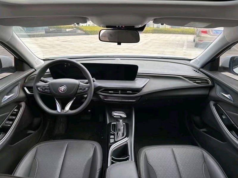 东营23年别克威朗6