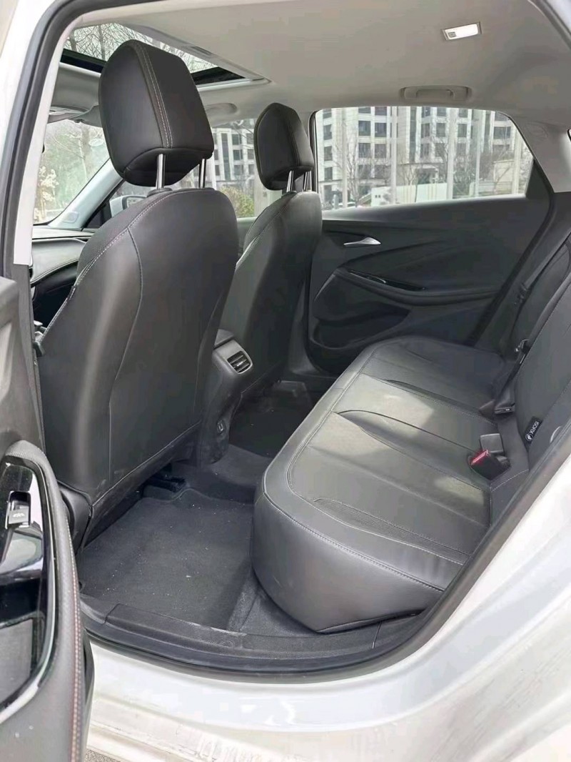 东营23年别克威朗8