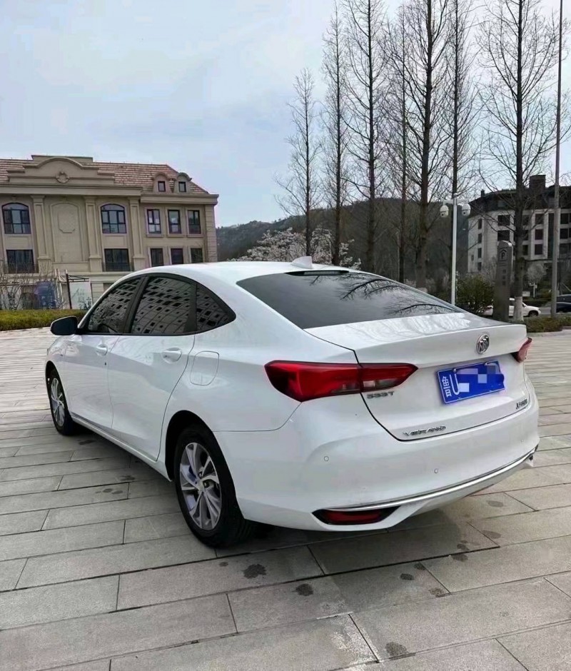 东营23年别克威朗9