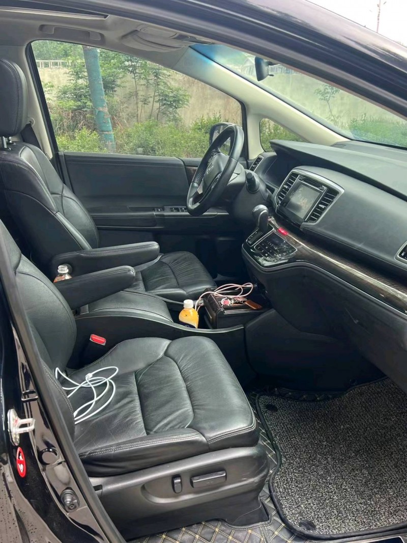 济宁17年本田奥德赛2