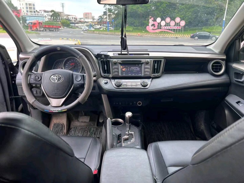 深圳15年丰田RAV4荣放4