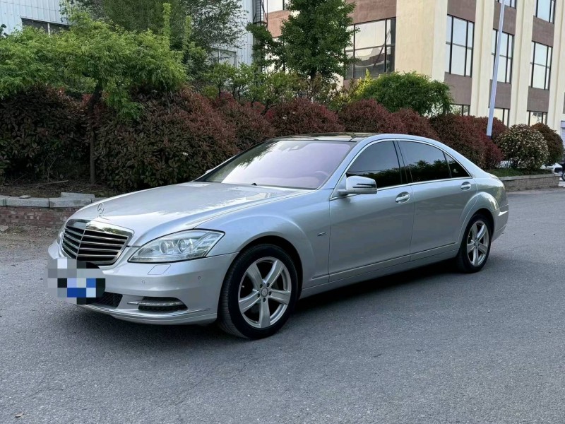 青岛13年奔驰S2