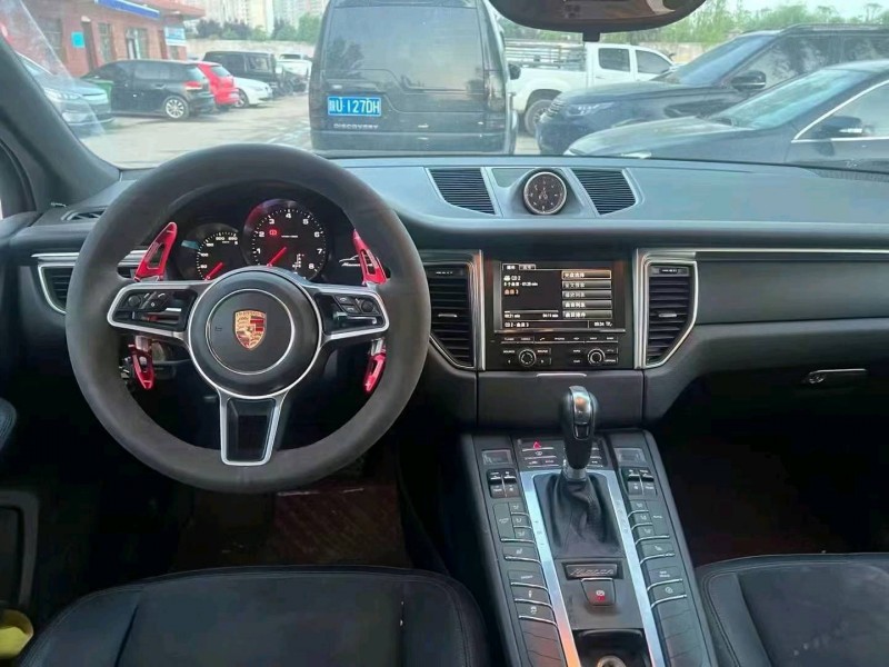 枣庄15年保时捷Macan4