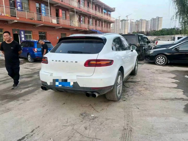 枣庄15年保时捷Macan6