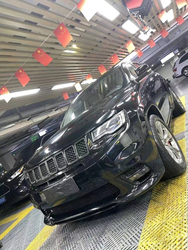 成都18年Jeep大切诺基2