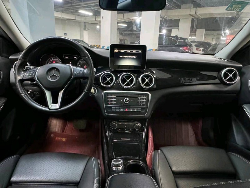 成都16年奔驰GLA4