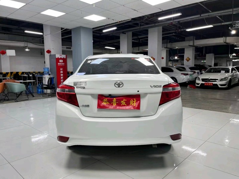 成都16年丰田威驰9