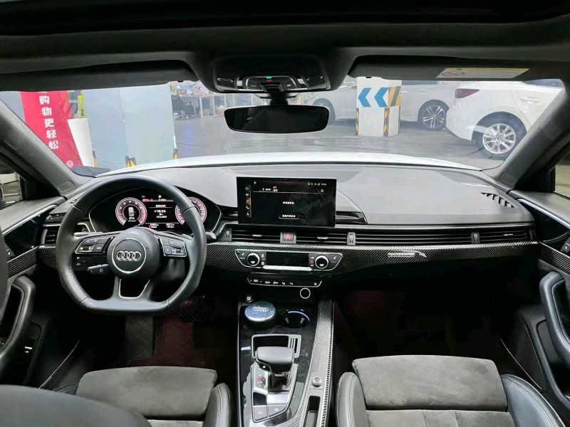 成都22年奥迪A4L4