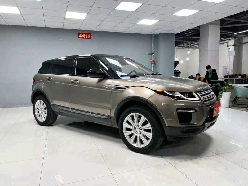 成都17年路虎极光3