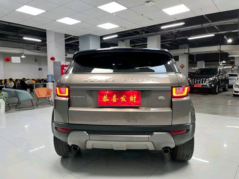 成都17年路虎极光5