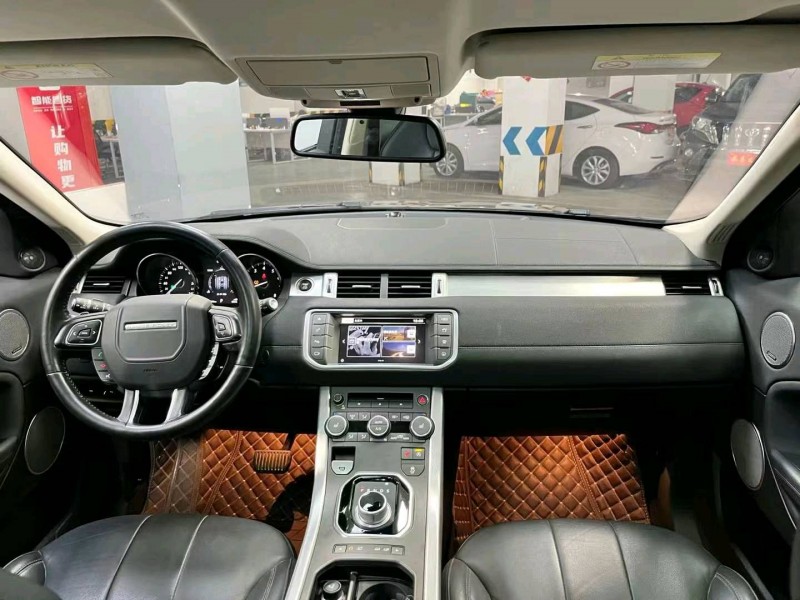 成都17年路虎极光8