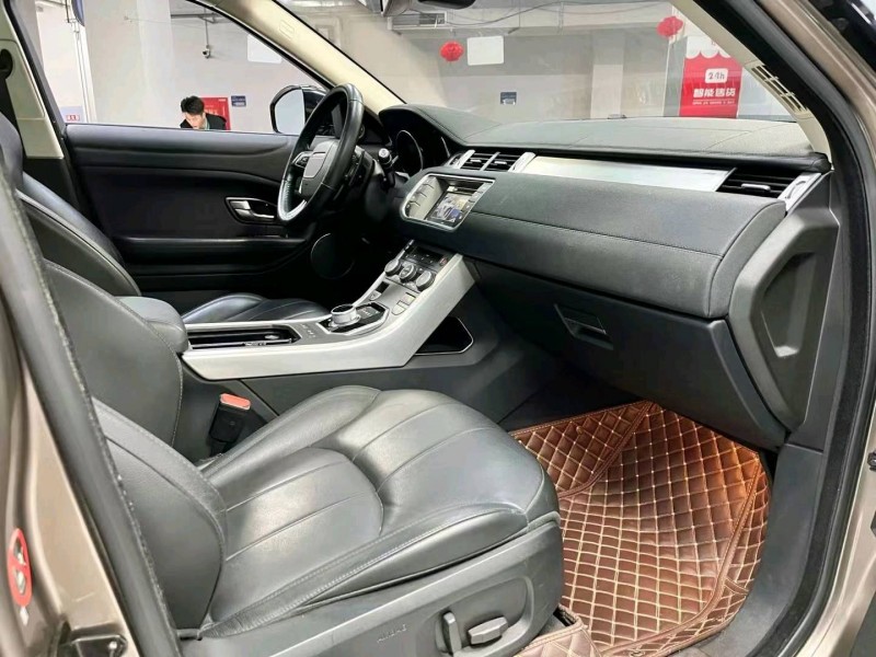 成都17年路虎极光9