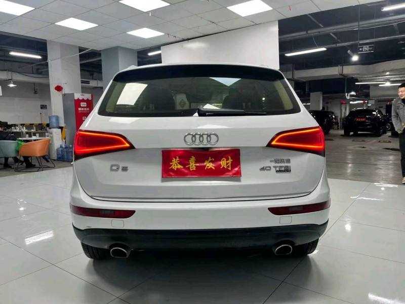 成都16年奥迪Q56