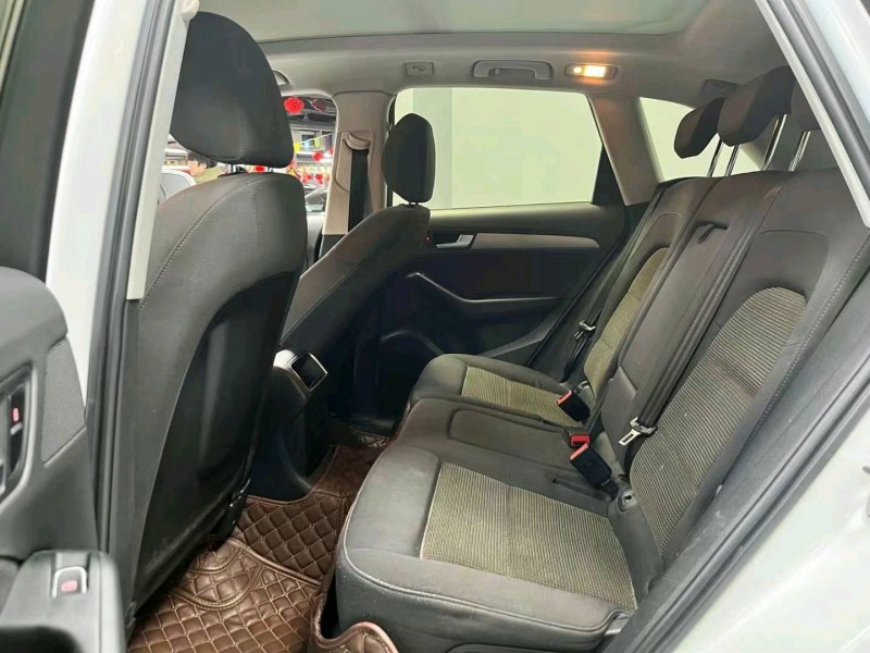 成都16年奥迪Q59