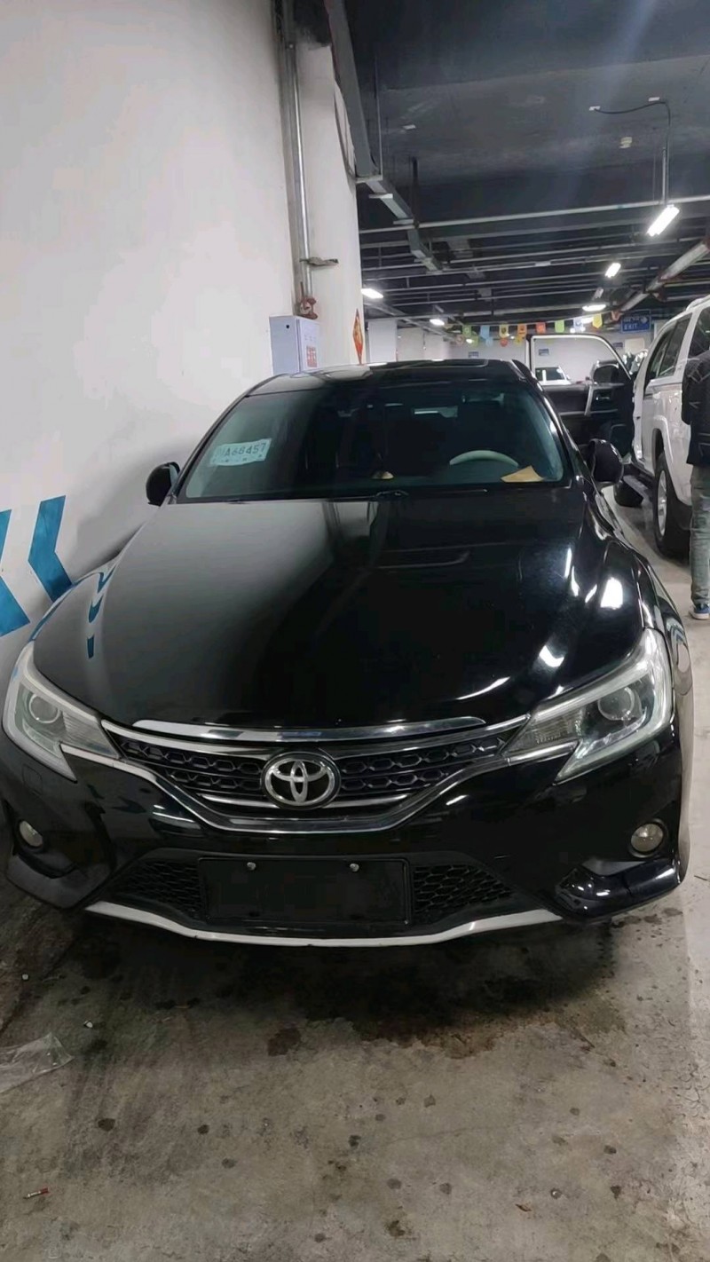 成都15年丰田锐志1