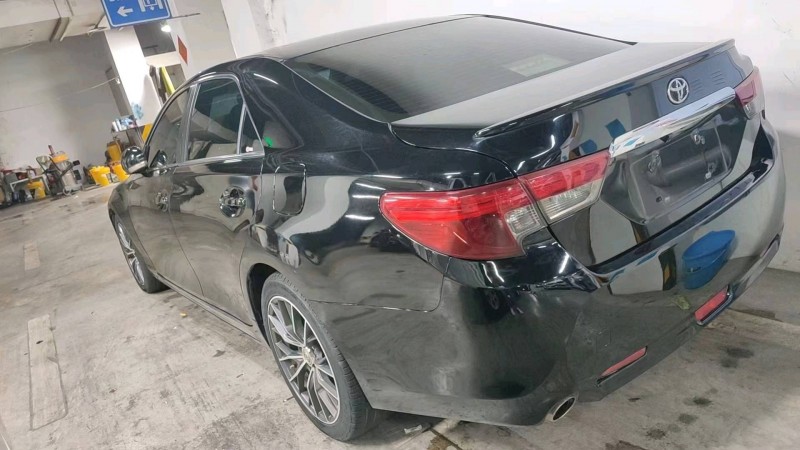 成都15年丰田锐志3