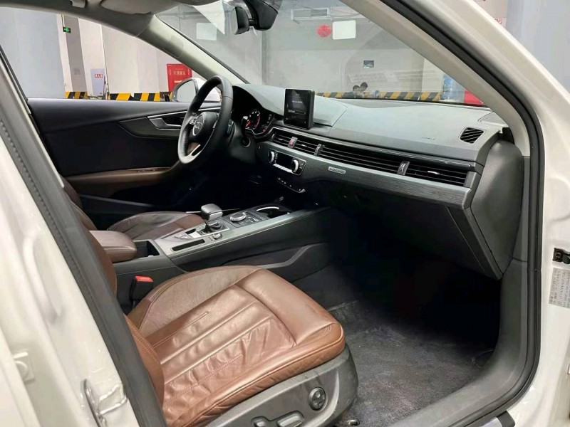 成都17年奥迪A4L8