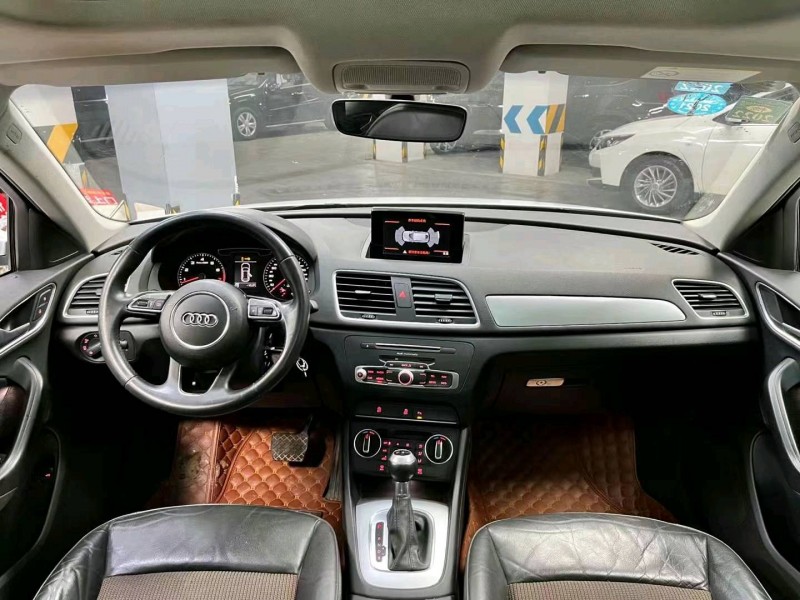 成都18年奥迪Q38