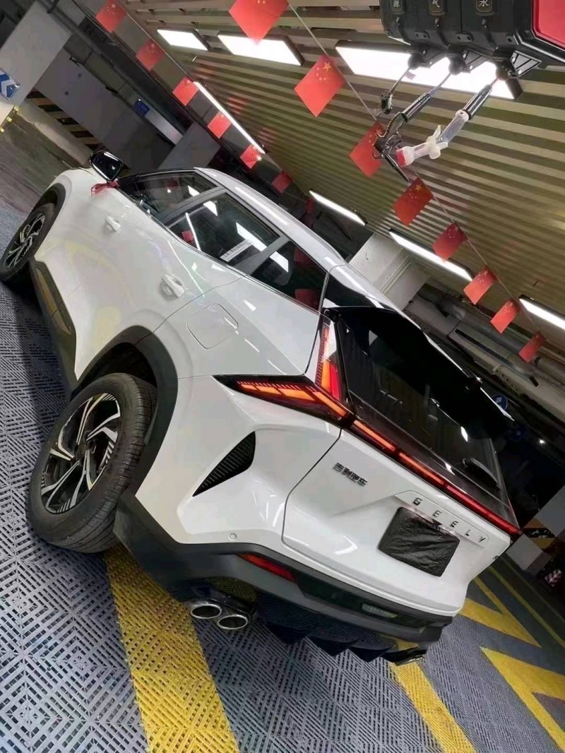 成都24年吉利博越4