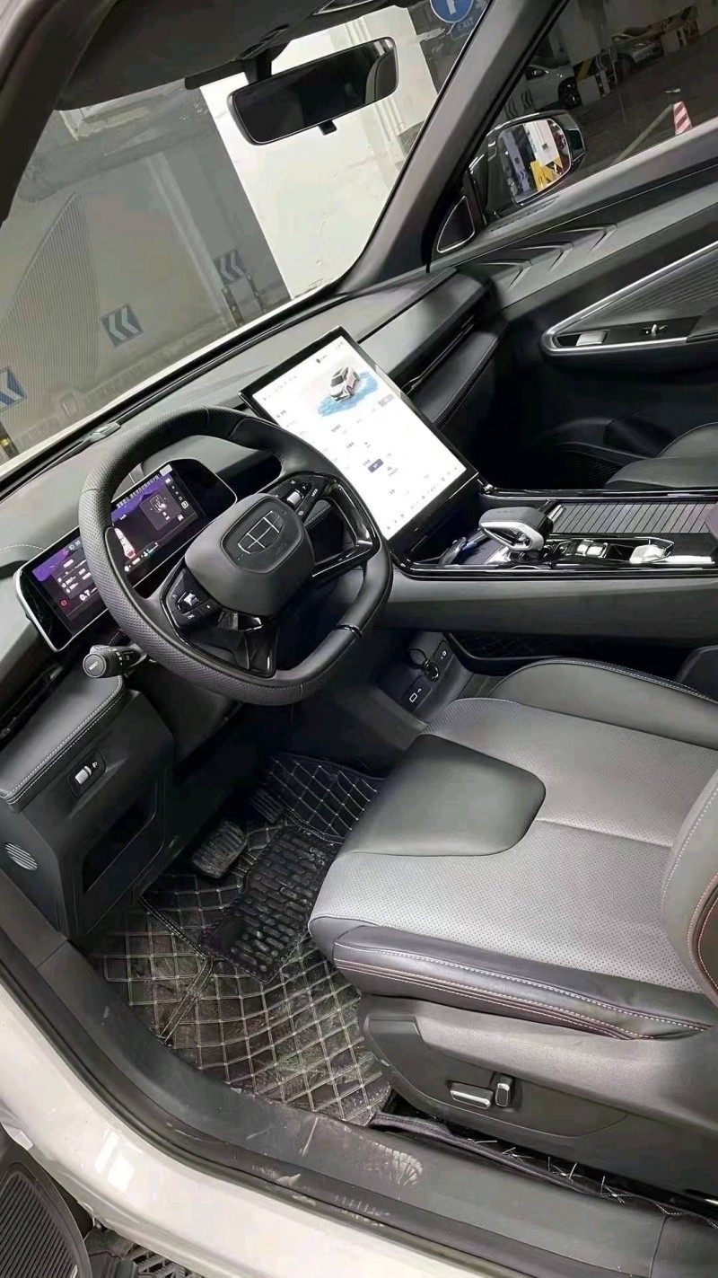 成都24年吉利博越6