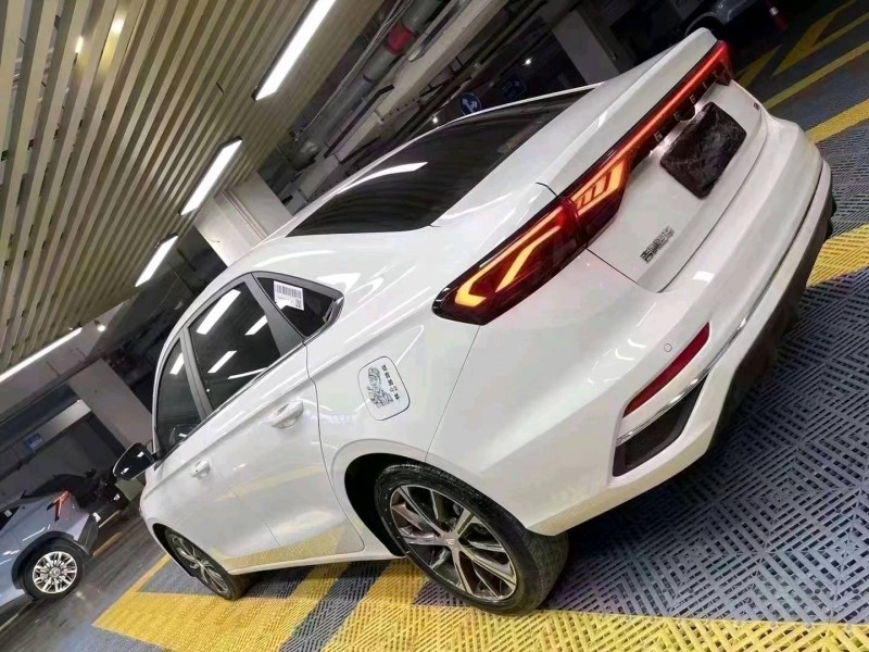 成都22年吉利帝豪5