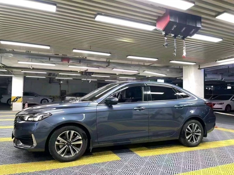 成都22年福特福睿斯3