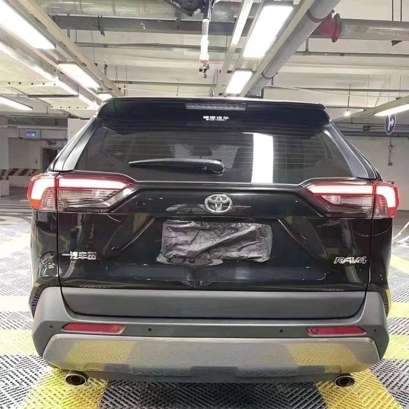 成都22年丰田RAV48