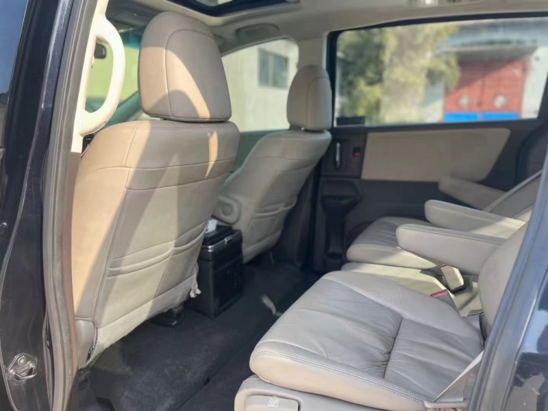 济宁18年本田奥德赛6