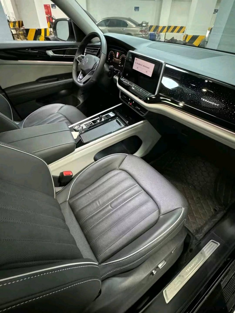 成都22年大众途昂9