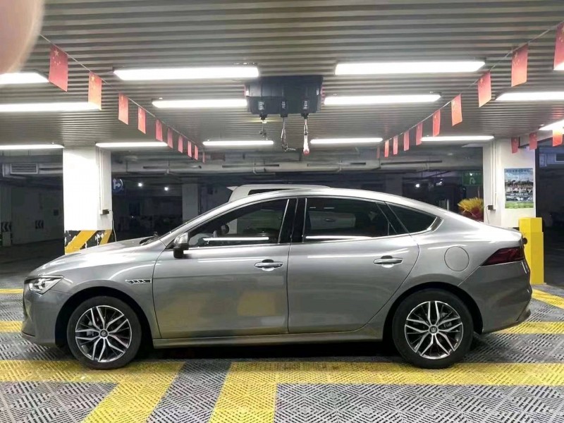 成都21年比亚迪秦3