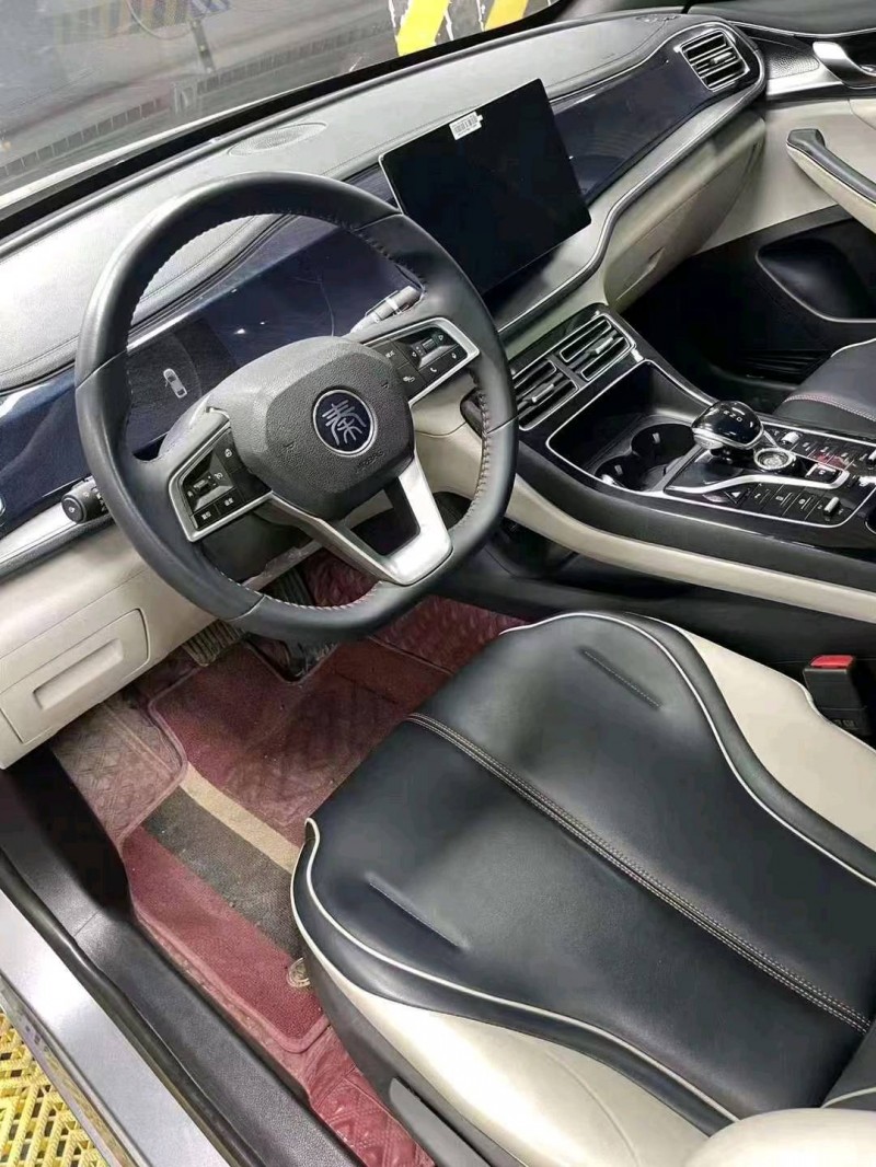 成都21年比亚迪秦4