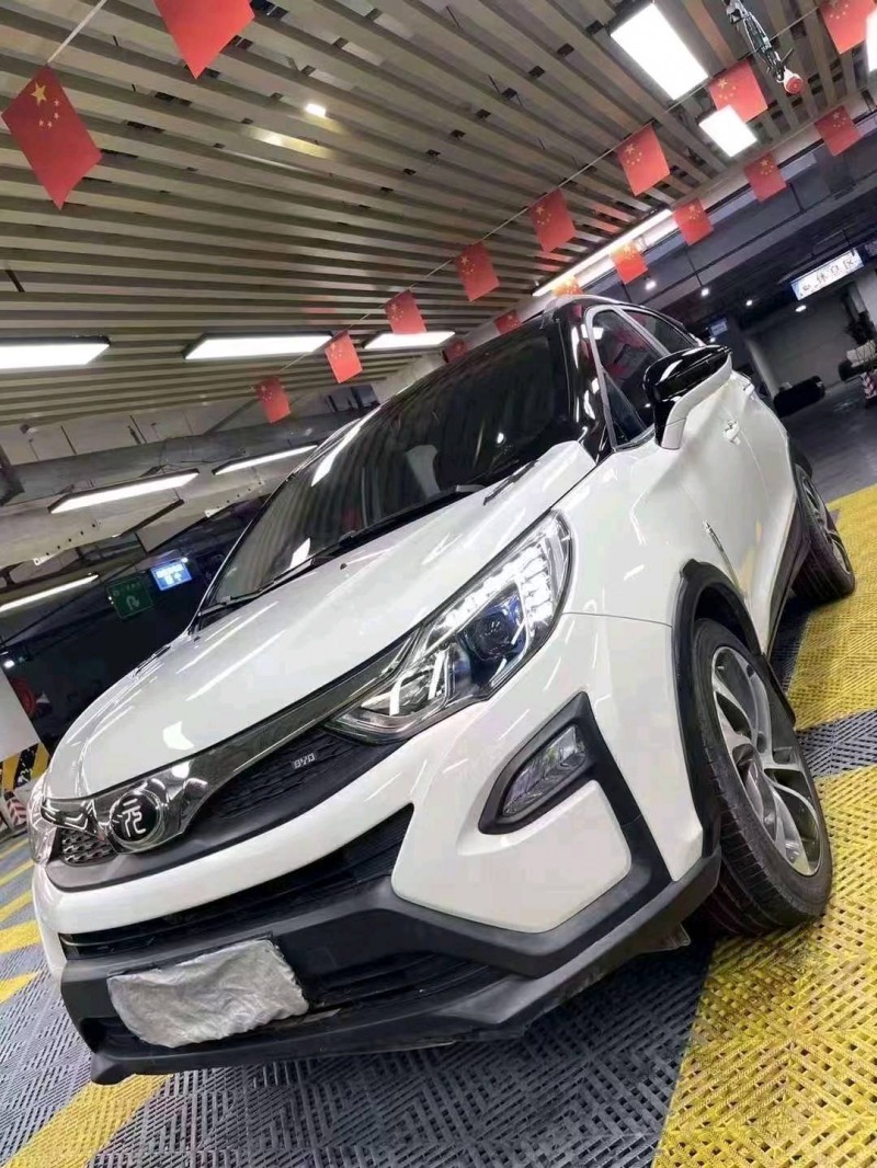 成都17年比亚迪元2