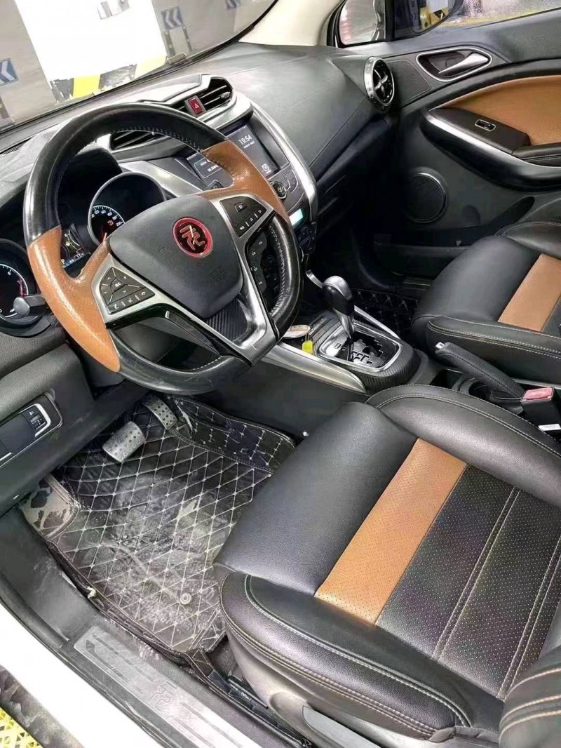 成都17年比亚迪元6