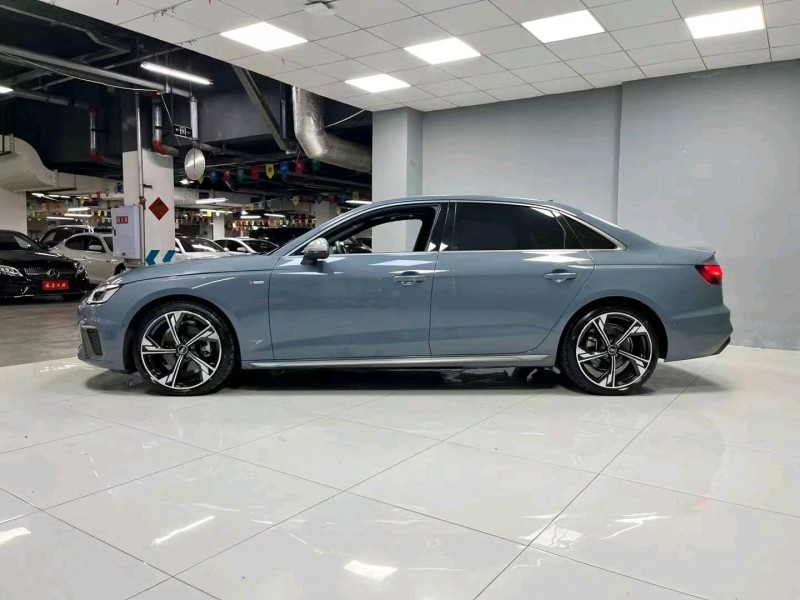 成都22年奥迪A4L4