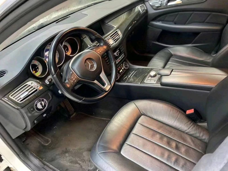 成都14年奔驰CLS6