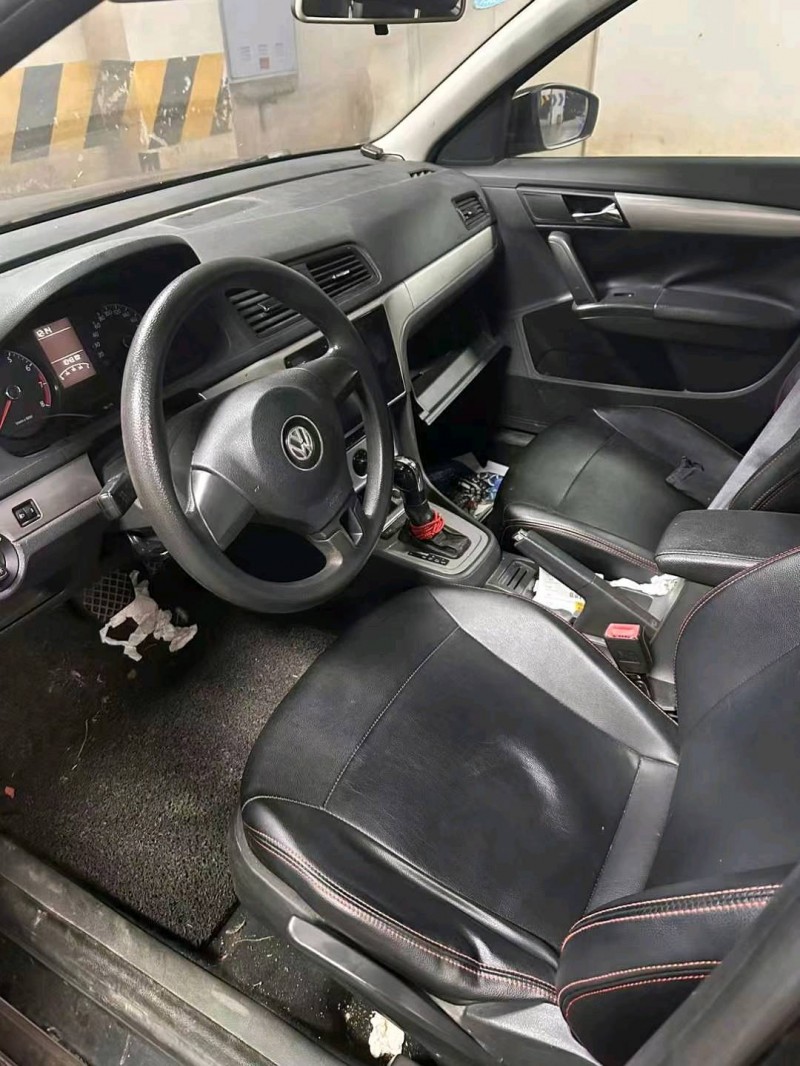 成都13年大众朗逸4