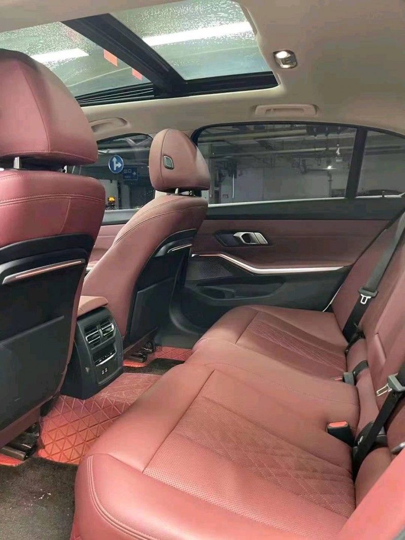 成都22年宝马3系7