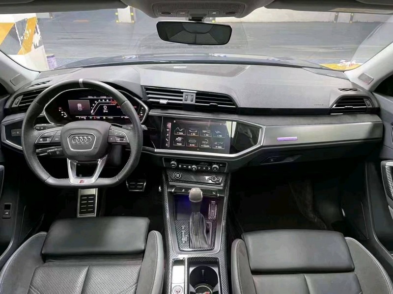 成都21年奥迪Q36