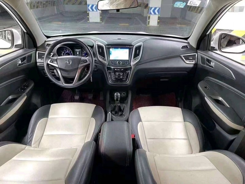 成都18年长安汽车CS359