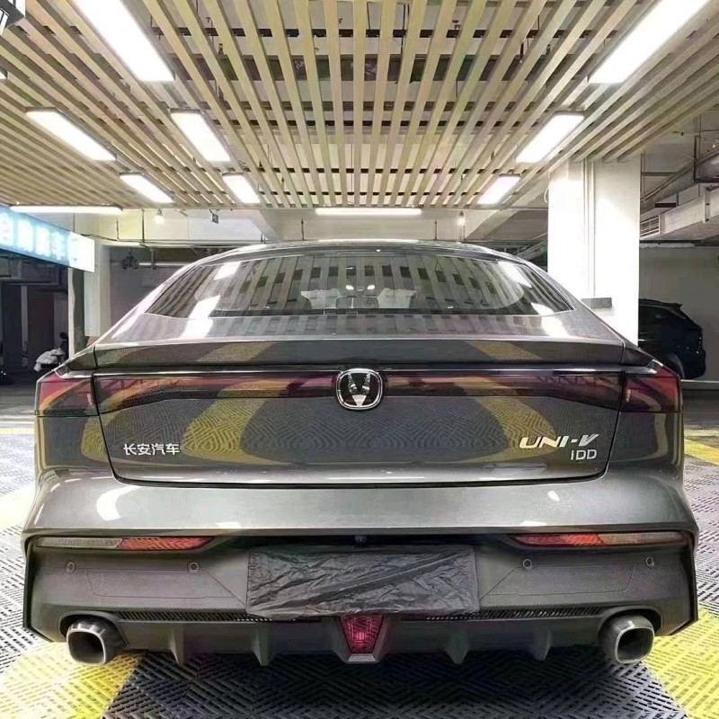 成都23年长安汽车UNI-V4