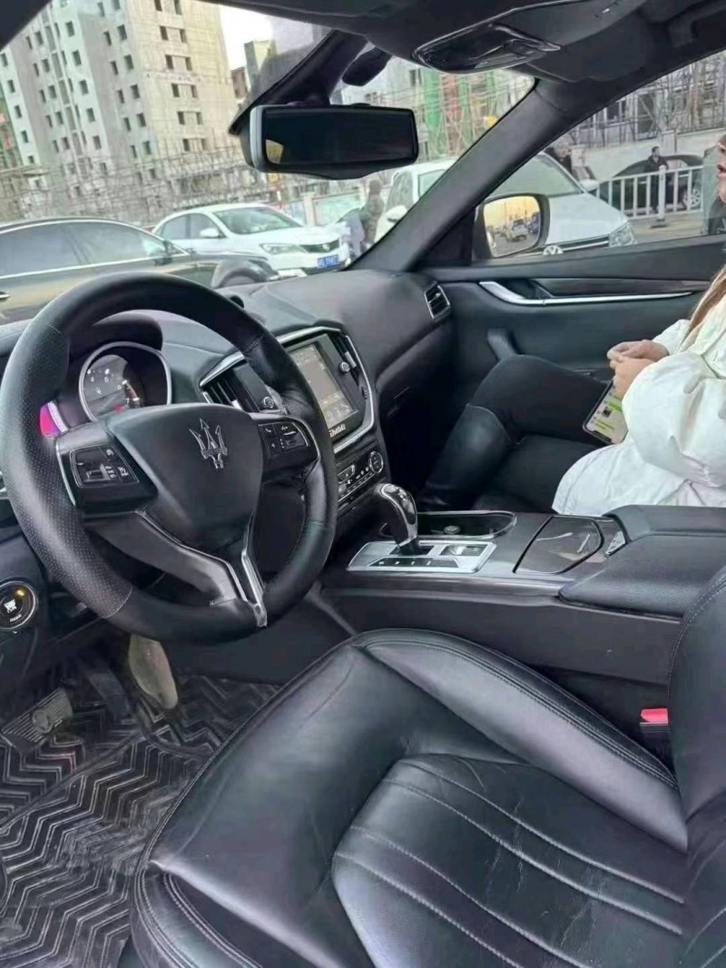 保定15年玛莎拉蒂Ghibli4