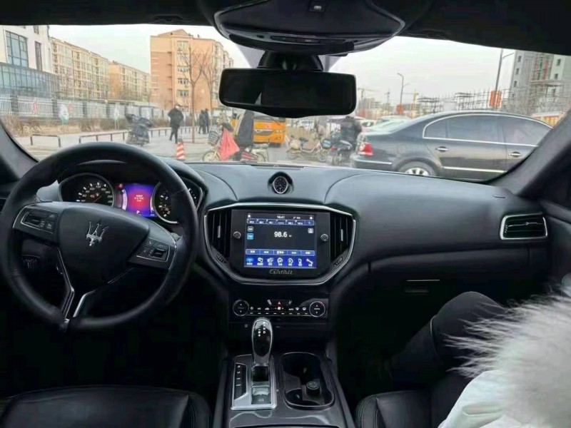 保定15年玛莎拉蒂Ghibli8