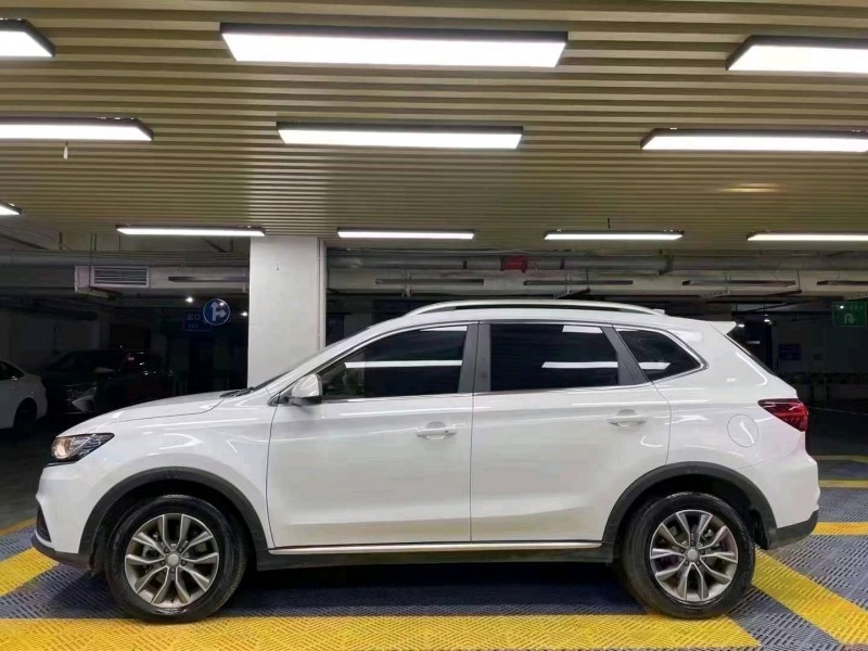 成都22年荣威RX53