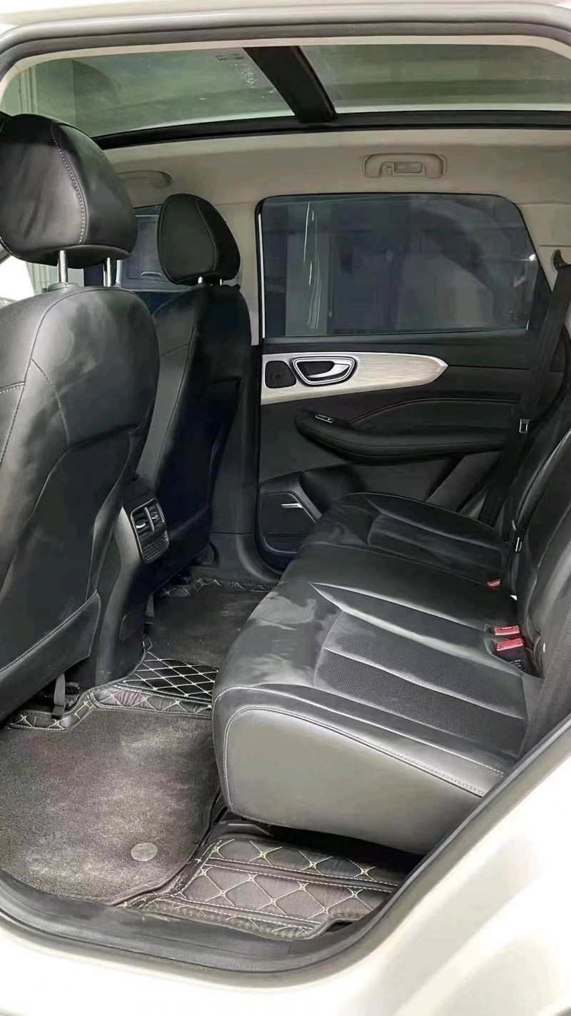 成都22年荣威RX56