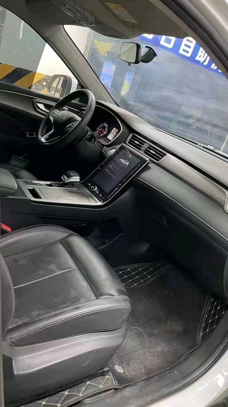 成都22年荣威RX57