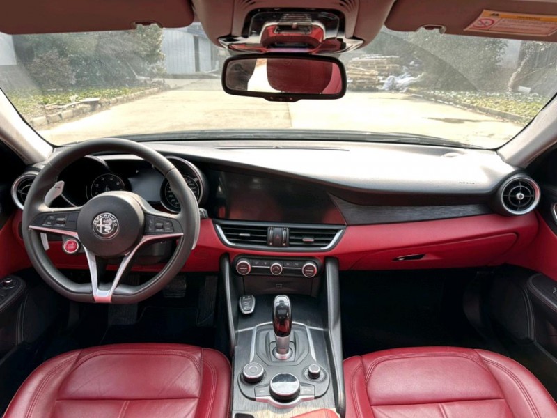 盐城20年阿尔法·罗密欧Giulia7