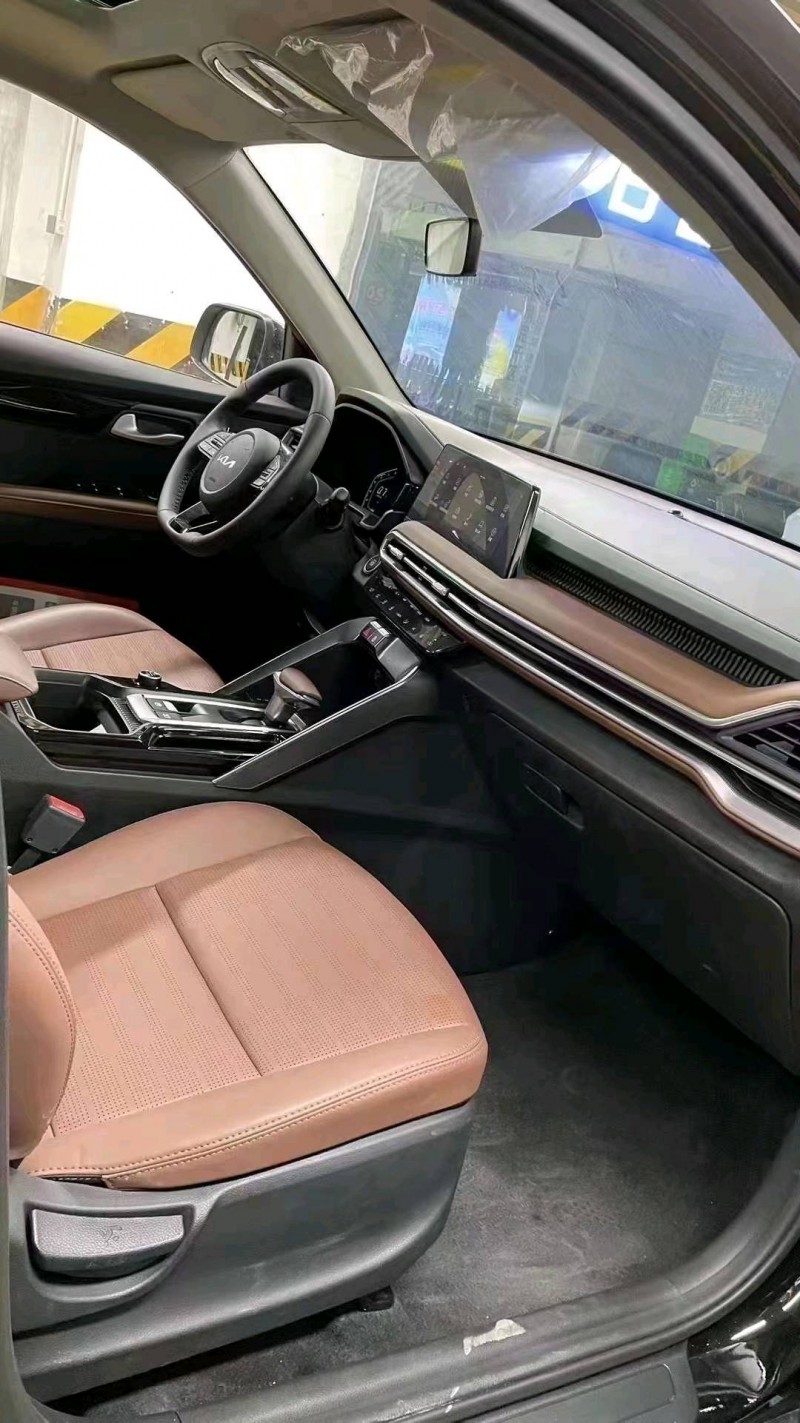 成都23年起亚智跑8