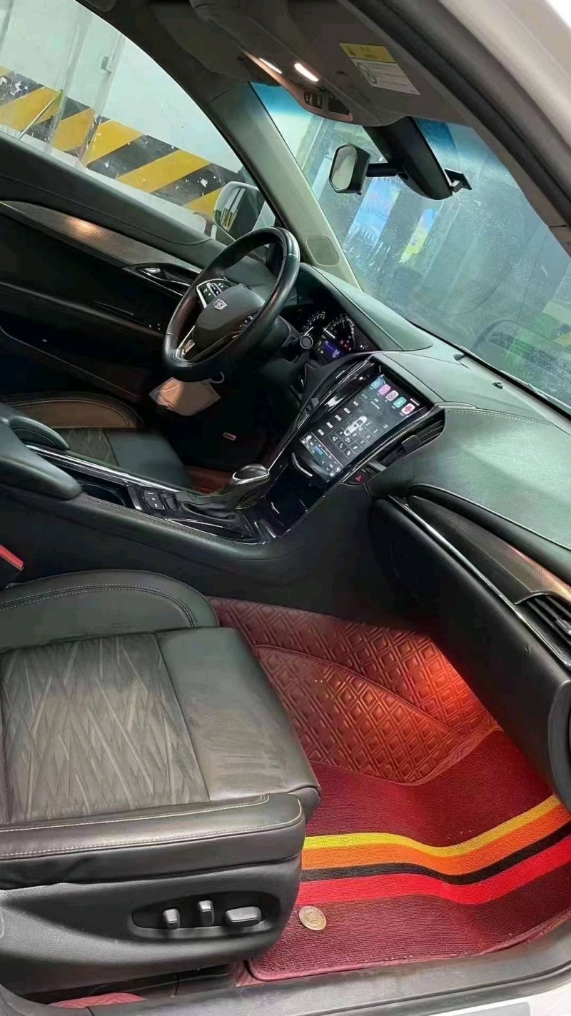 成都19年凯迪拉克ATS8