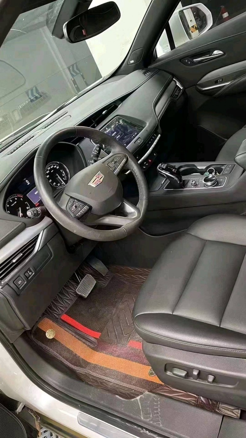 成都21年凯迪拉克XT46