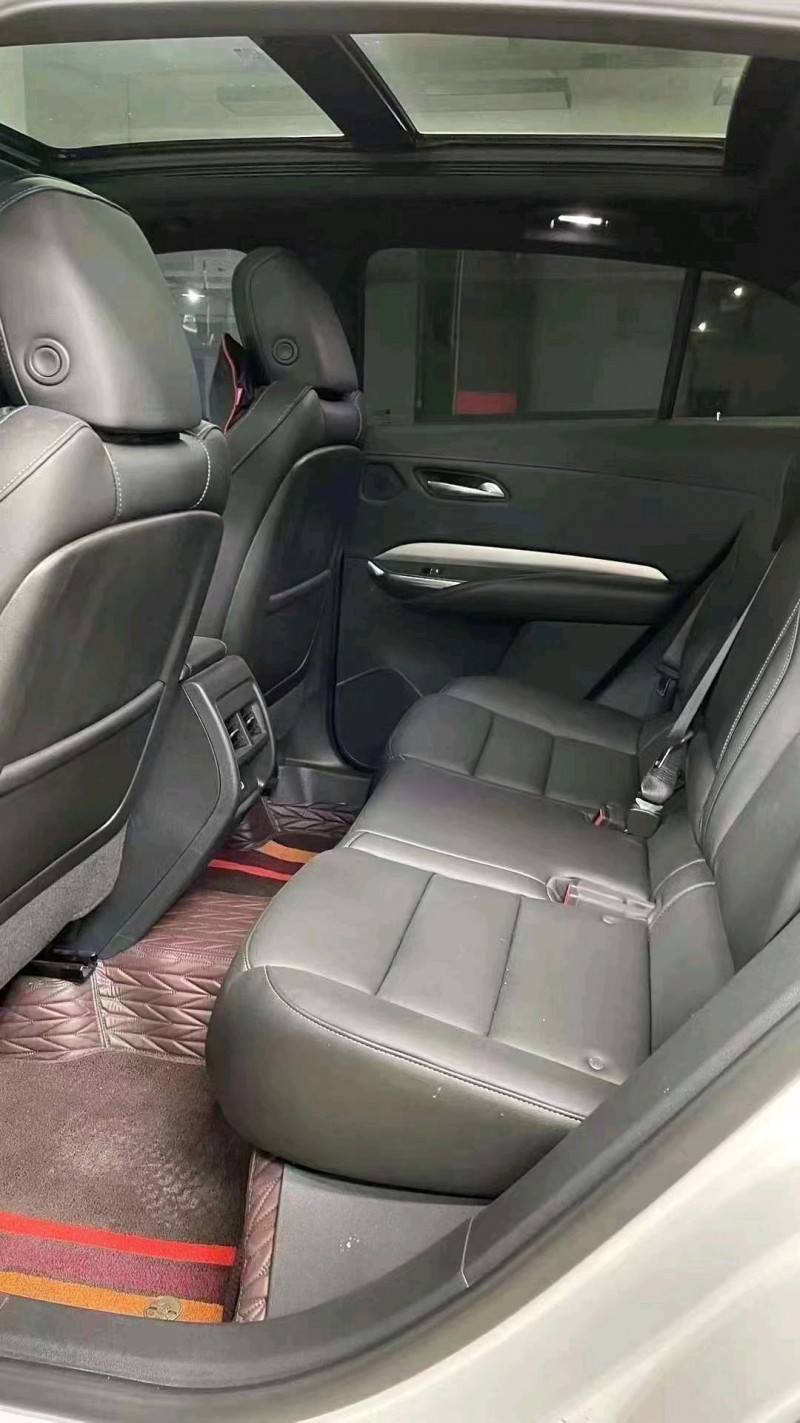 成都21年凯迪拉克XT47